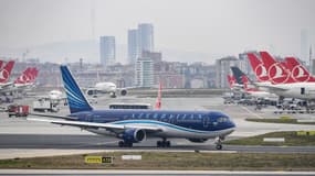 Un avion de la compagnie Azerbaijan Airlines - Image d'illustration 