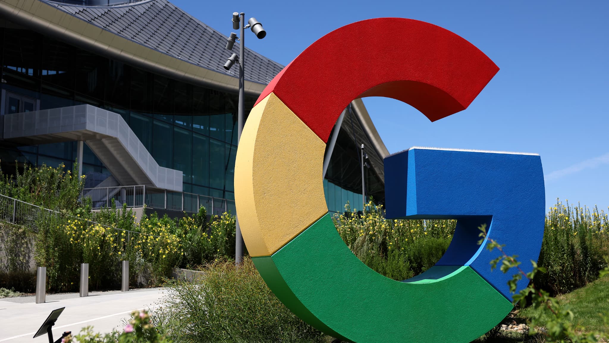 UNE TROISIÈME AMENDE EN DEUX JOURS: BRUXELLES RÉCLAME 3 MILLIARDS D'EUROS À GOOGLE POUR ABUS DE SA POSITION DOMINANTE SUR LA PUBLICITÉ EN LIGNE