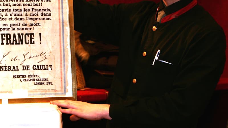 Un "col rouge", lors d'une vente à Drouot (photo d'illustration)