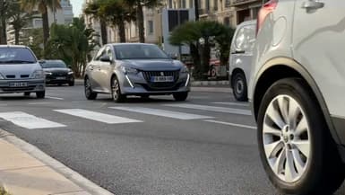 Des voitures à Nice.