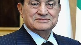 Hosni Moubarak se défend contre les accusations de la Cour pénale du Caire