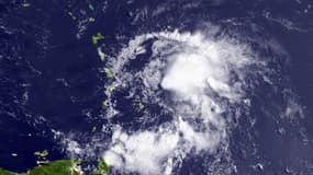 La tempête tropicale Bertha, ici vendredi au dessus de la Martinique, s'est transformée lundi en ouragan à l'approche des Etats-Unis.