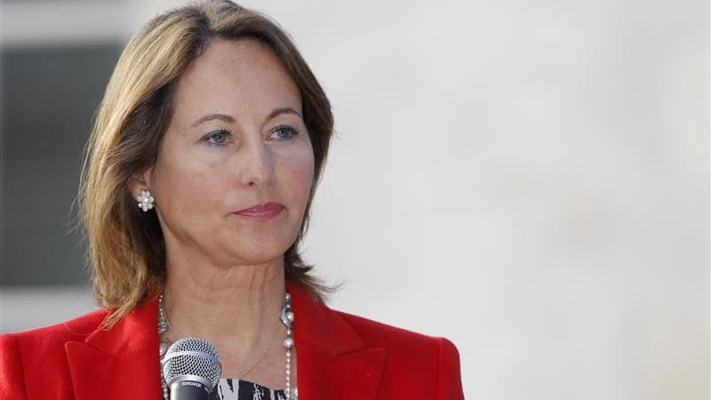 Le CSA a décidé de ne prononcer aucune sanction à l'encontre des chaînes de télévision et des radios qui ont diffusé dimanche soir avant 20 heures une intervention de Ségolène Royal révélant sa défaite aux législatives à La Rochelle. Un porte-parole de l'