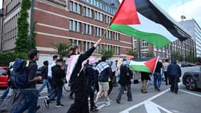 Des étudiants manifestent pour la Palestine à l'Université libre de Bruxelles le 7 juin 2024