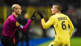 Verratti conteste auprès de l'arbitre