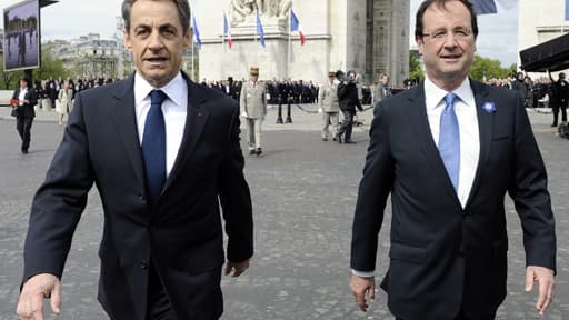 Nicolas Sarkozy et François Hollande ensemble pour la cérémonie du 8 mai