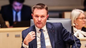 David Lappartient, le président de l'UCI, pendant une réunion du CNOSF en avril 2025