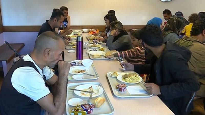 Des réfugiés à la base de loisirs de Cergy, mercredi 9 septembre. (photo d'illustration)