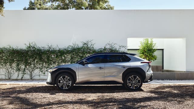 Le premier modèle 100% électrique de Toyota, le bZ4X.