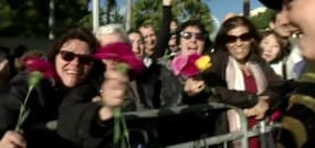 4 tonnes de mimosa lancées au carnaval de Nice