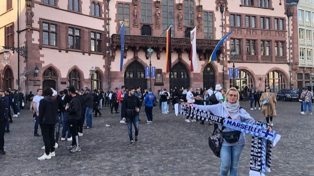 Une supportrice de l'OM à Francfort