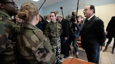François Hollande à Montigny-lès-Metz en Moselle pour l'inauguration du premier centre de Service militaire volontaire