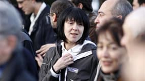 La militante basque française Aurore Martin (au centre), membre du parti indépendantiste Batasuna, a été interpellée jeudi à la suite d'un contrôle routier fortuit à Mauléon-Licharre, dans les Pyrénées-Atlantiques, en exécution d'un mandat d'arrêt europée