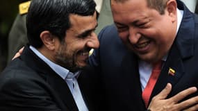 Hugo Chavez et Mahmoud Ahmadinejad, complices, en janvier 2012, à Caracas.