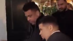 Ronaldo sort d'un restaurant en état d'ébriété le 3 mai 2025.
