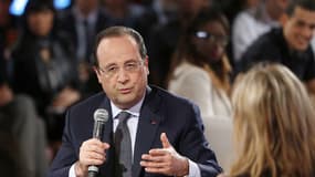 Le président François Hollande a participé à une table ronde avec des jeunes à l'Elysée.