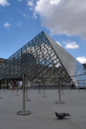 Cambriolage spectaculaire, inondations et grève: le récit de l'infernale séquence pour le musée du Louvre