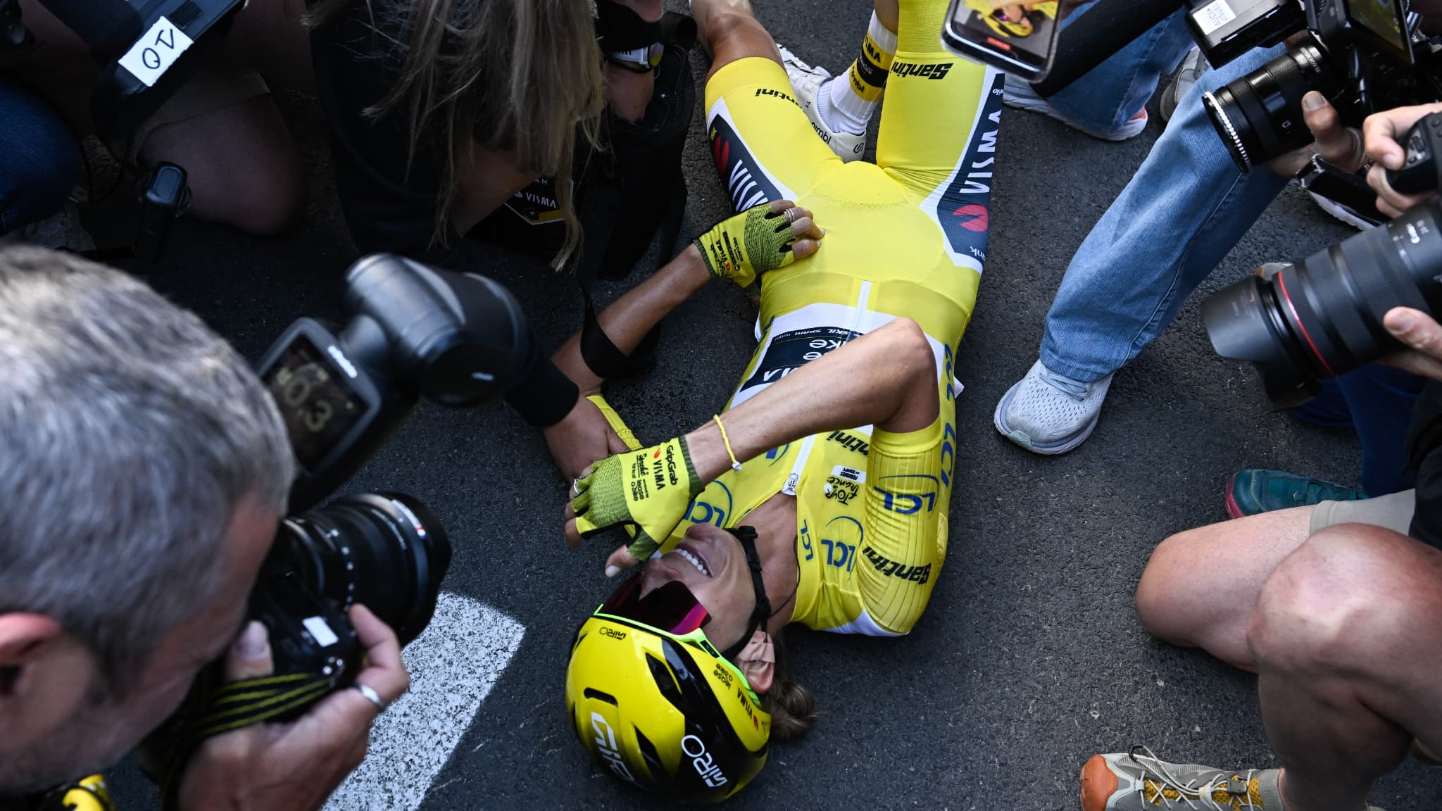 Pauline Ferrand-Prévot effondrée à l'arrivée du Tour de France à Châtel, 3 août 2025