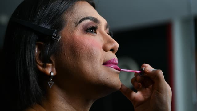 Tanwarin Sukkhapisit, députée transgenre, va faire son entrée au parlement thaïlandais.