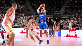 Le tir de Nadir Hifi avec la France lors d'un match de préparation à l'Euro contre le Monténégro, le 4 août 2025
