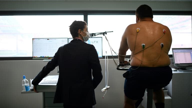 Déjà objet d'attention en temps normal car très sollicité, le coeur des sportifs touchés par le coronavirus est sous surveillance à la reprise de l'activité car, comme le virus de la grippe, il peut s'attaquer au muscle cardiaque