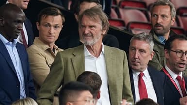 Sir James Ratcliffe dans les tribunes d'Old Trafford lors de Manchester United-Liverpool, le 1er septembre 2024