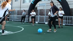 Enceinte, Alex Morgan ne peut s'empêcher de jouer au foot