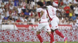 Maghnes Akliouche aux côtés de Denis Zakaria, 8 août 2025