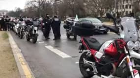 Près d'un millier de motards ont manifesté ce samedi à Paris