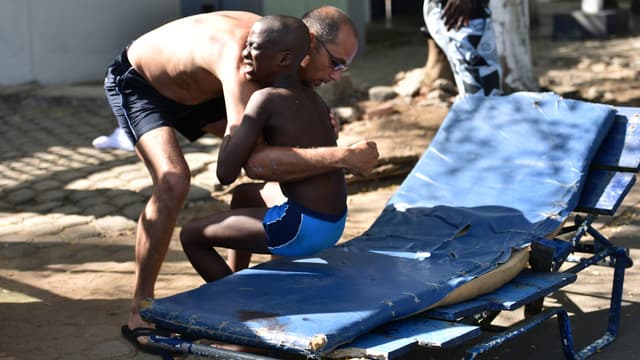 Chaque dimanche, de nombreuses familles africaines se retrouvent à Grand-Bassam.