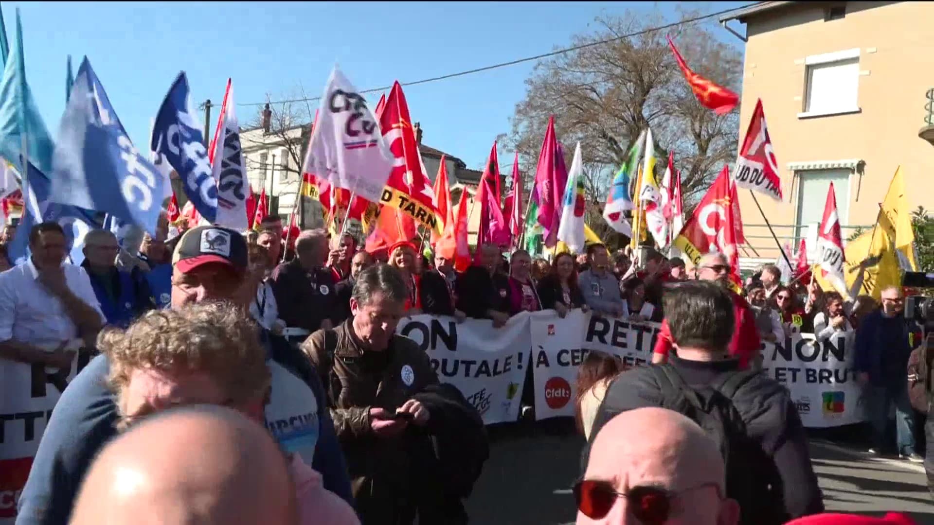 Le cortège s'élance à Albi contre le projet de réforme des retraites, le 16 février 2023 Le cortège s'élance à Albi contre le projet de réforme des retraites, le 16 février 2023