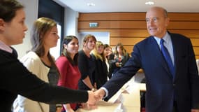 Alain Juppé en visite à la Maison de la Formation de Poitiers, le 7 novembre 2016.