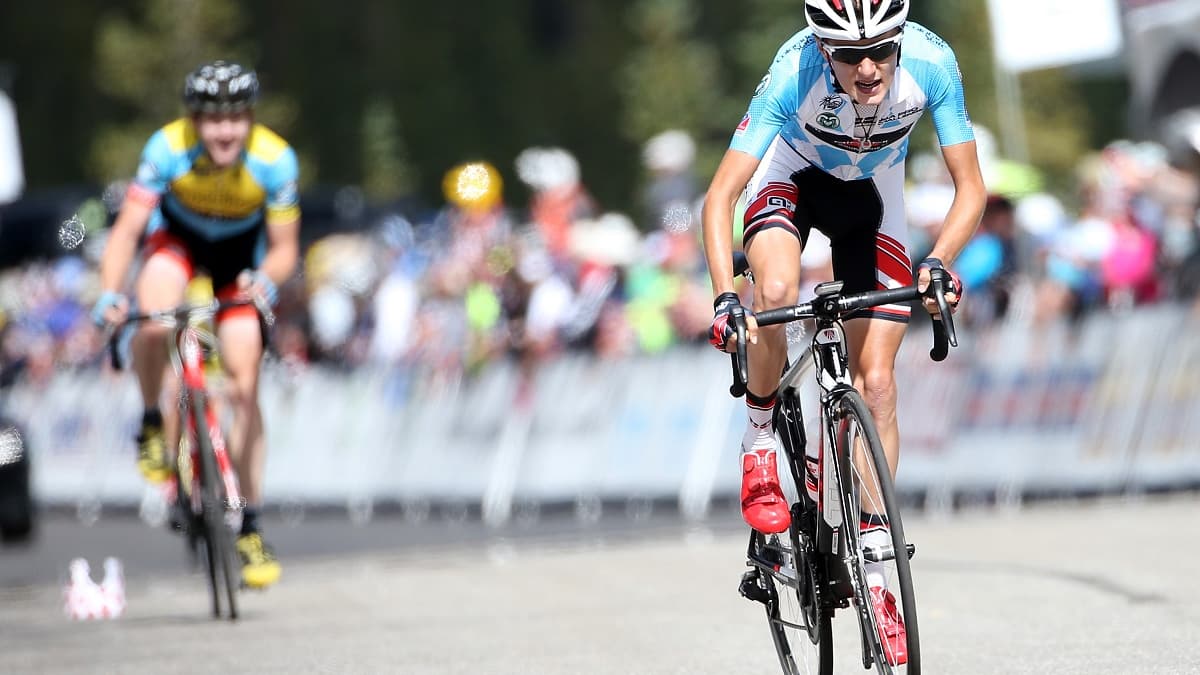 Clément Chevrier (premier plan) avec l'équipe américaine Bissell Development Team en 2014 Clément Chevrier (premier plan) avec l'équipe américaine Bissell Development Team en 2014