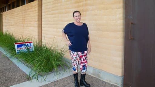 La candidate démocrate à la Chambre des représentants, MJ Hegar, le 15 septembre 2018 à Georgetown, au Texas La candidate démocrate à la Chambre des représentants, MJ Hegar, le 15 septembre 2018 à Georgetown, au Texas