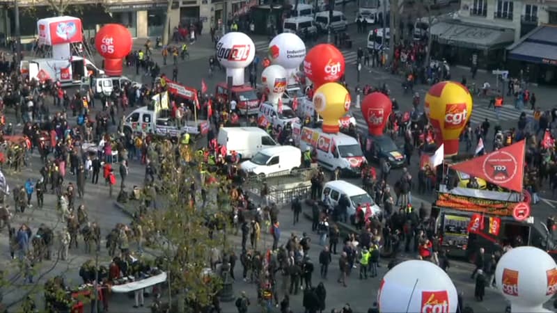 Vue aérienne de la place de la République à Paris, au départ de la manifestation contre la réforme des retraites le 17 décembre 2019.