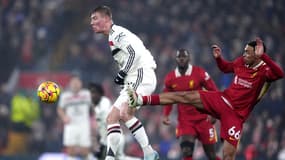 Trent Alexander-Arnold devancé par Rasmus Hojlund lors du derby Liverpool-Manchester United (2-2, Premier League), le 5 janvier 2025