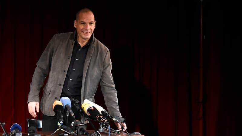 Yanis Varoufakis a salué le rôle d'Emmanuel Macron dans les négociations avec la Grèce. 