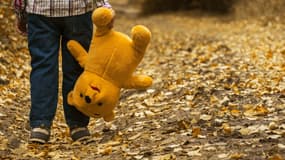 Ils cachent un micro dans la peluche de leur fille (image d'illustration)