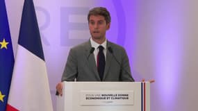 Le président de Renaissance Gabriel Attal lors de la présentation du parti de ses propositions pour "une nouvelle donne économique et climatique" à Paris le 21 juillet 2025.