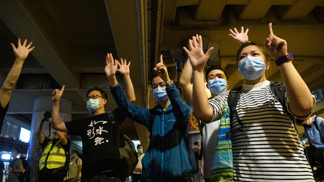 Des manifestants à Hong Kong dimanche 24 mai.