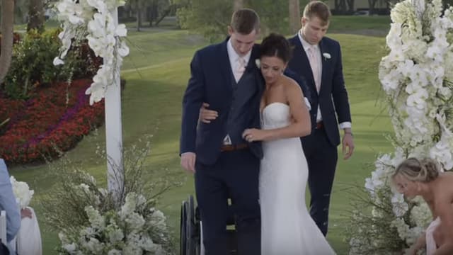 Emily Summers et Chris Norton le jour de leur mariage, le 21 avril 2018.