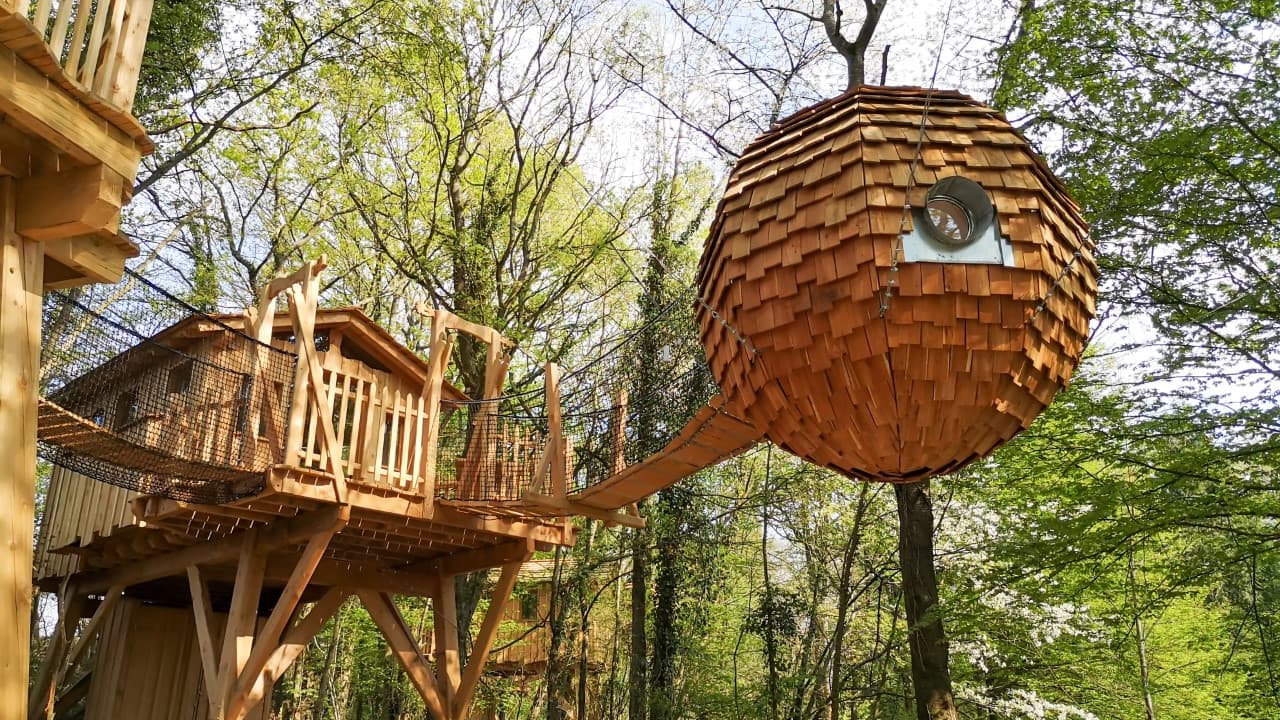 Le domaine du Bois de Rosoy possède 13 cabanes perchées dans les arbres, dont trois peuvent accueillir quatre personnes Le domaine du Bois de Rosoy possède 13 cabanes perchées dans les arbres, dont trois peuvent accueillir quatre personnes