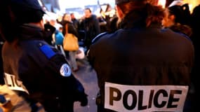 Trois pick-pockets, soupçonnés d'avoir dérobé une cinquantaine de téléphones portables lors d'un concert samedi à Strasbourg, ont été confondus par la police lorsque l'un d'eux a ostensiblement ignoré la sonnerie de l'un des appareils