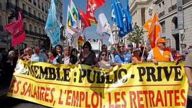 Dans le cortège marseillais. Les Français sont appelés à faire grève et manifester ce jeudi pour peser sur la réforme des retraites du gouvernement, qui a redonné du tonus aux syndicats et à l'opposition en annonçant la fin de la retraite à 60 ans. /Photo