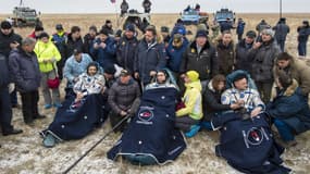 Les trois astronautes se sont posés à bord du module Soyouz au Kazakhstan.