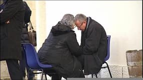 Émotion des habitants de Petit-Palais lors de la cérémonie d'hommage aux victimes