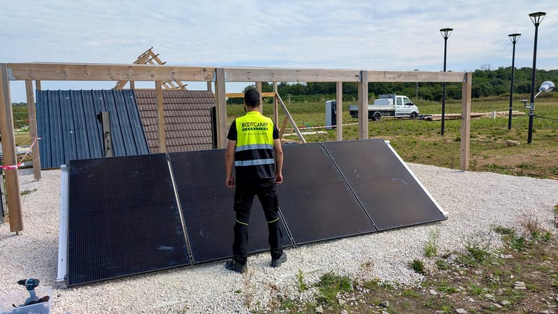 La start-up Bootcamp Formation propose des formations spécialisées dans les métiers d'avenir en tension comme l'électricité et la transition énergétique.