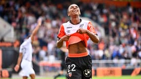 Eli Junior Kroupi avec Lorient, le 27 août 2023