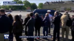 Hommage aux militaires tués au Burkina Faso: les corps d'armée arrivent dans la cour des Invalides