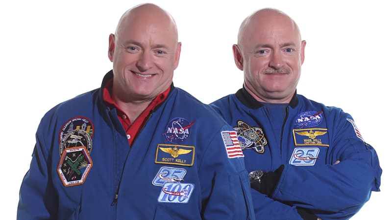 Scott et Mark Kelly, ce dernier arborant une moustache.